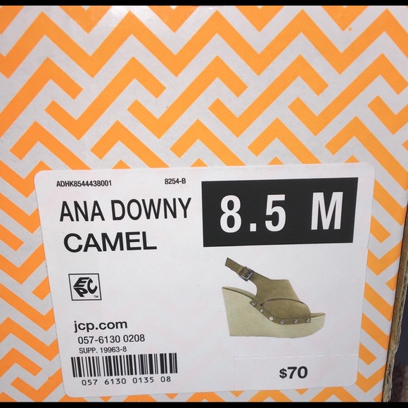 A.N.A Downy Camel wedge sandals - Picture 10 of 10